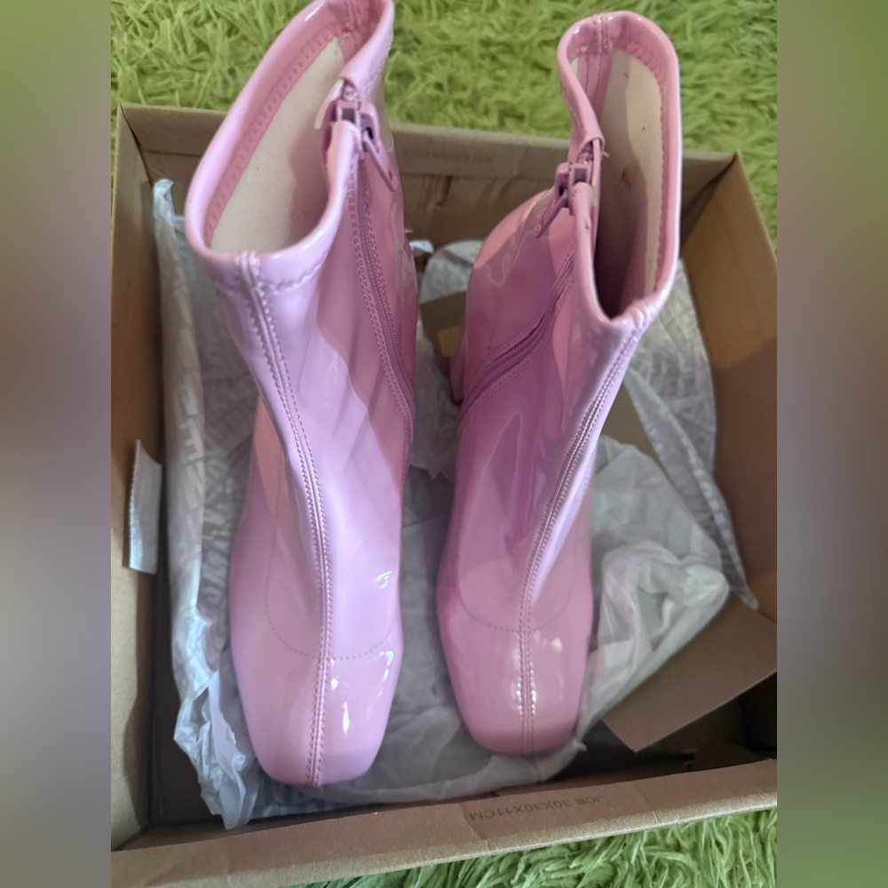 Steve Madden - Tarryn Pink Patent Boots - Picture 6 of 11
